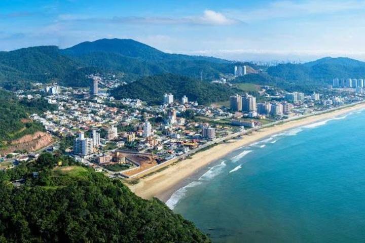 Praia Brava: Crescimento e Valorização do Mercado Imobiliário na Praia Brava.