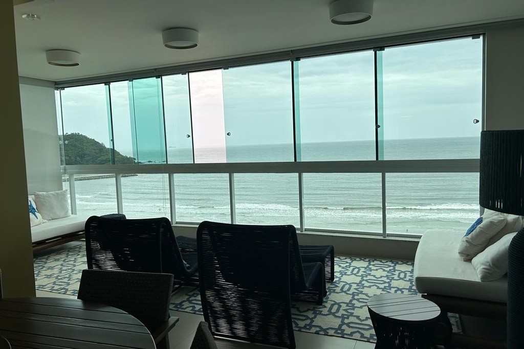 Apartamento 4 dormitórios Edifício  Metrópolis, Frente Mar - Balneário Camboriú