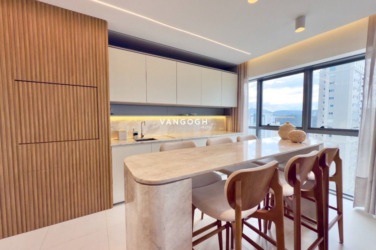 Apartamento 3 dormitórios Royal Tower, Centro - Balneário Camboriú