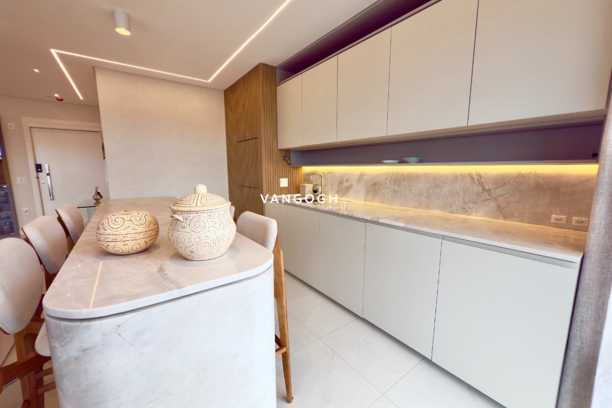 Apartamento 3 dormitórios Royal Tower, Centro - Balneário Camboriú
