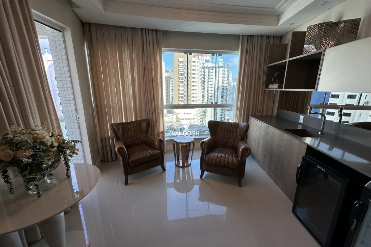 Apartamento 3 dormitórios Vale dos Reis, Quadra Mar - Balneário Camboriú