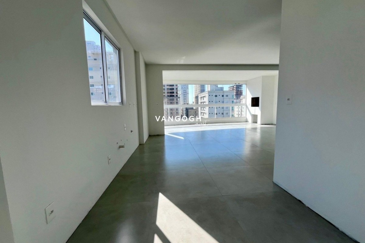 Apartamento 3 dormitórios Resudencial Syrah, Meia Praia - ITAPEMA