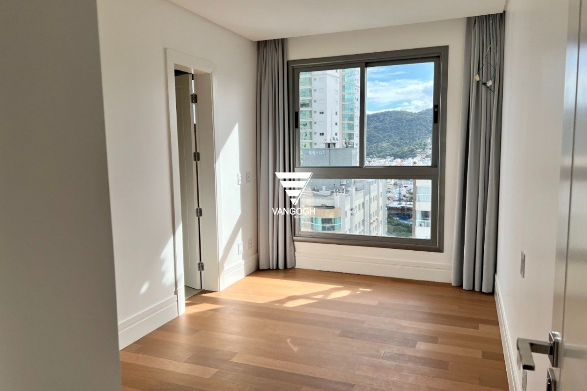 Apartamento 4 dormitórios Splendido