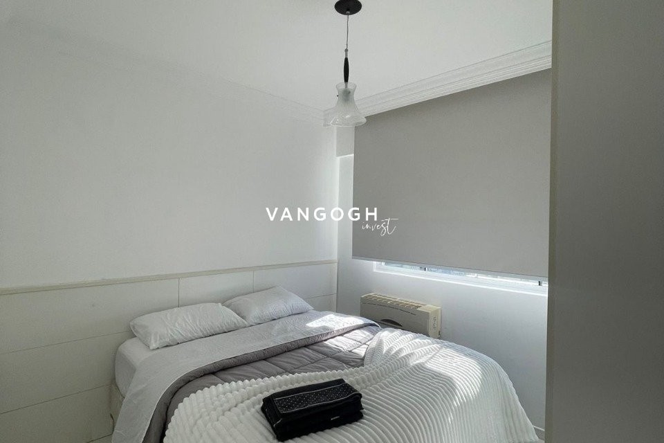 Apartamento Edifício Imperatriz, Frente Mar - Balneário Camboriú