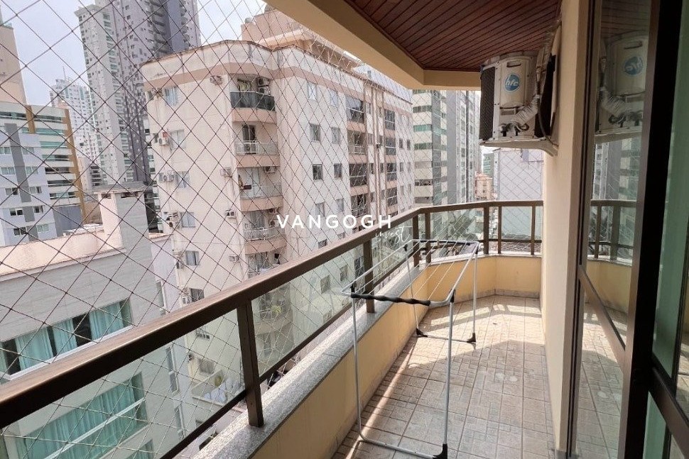 Apartamento 3 dormitórios Residencial Cayara, Centro - Balneário Camboriú