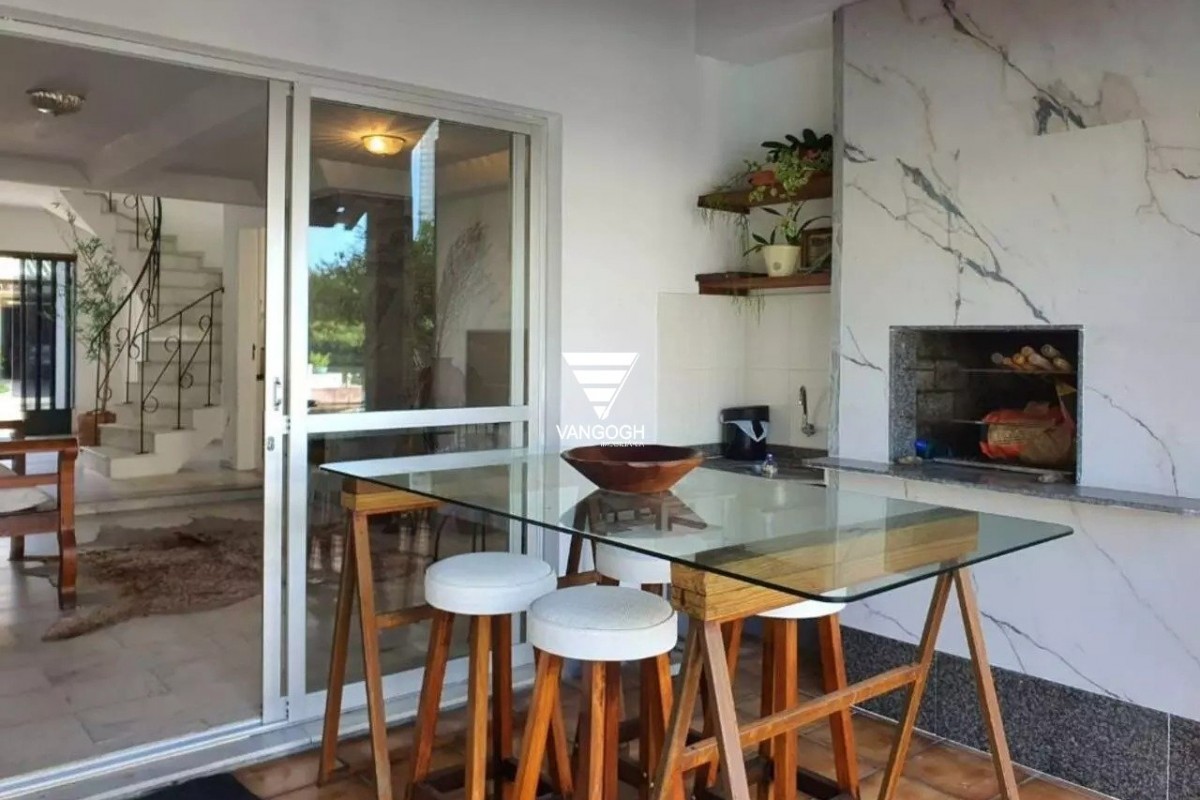 Casa 4 dormitórios Marina Camboriú, Barra - Balneário Camboriú