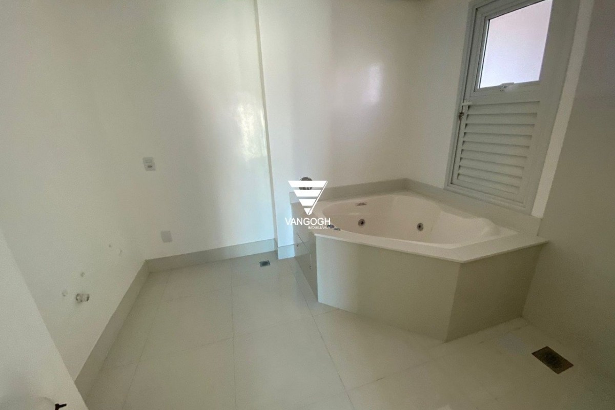 Apartamento 4 dormitórios Le Majestic, Quadra Mar - Balneário Camboriú