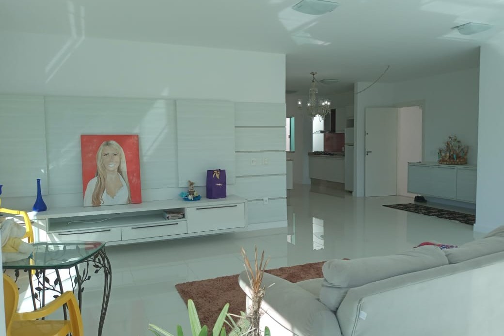 Casa 2 dormitórios Casa Praia dos Amores, Praia dos Amores - Balneário Camboriú
