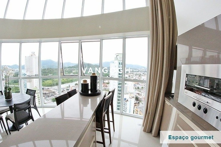 Apartamento 4 dormitórios Le Majestic, Quadra Mar - Balneário Camboriú