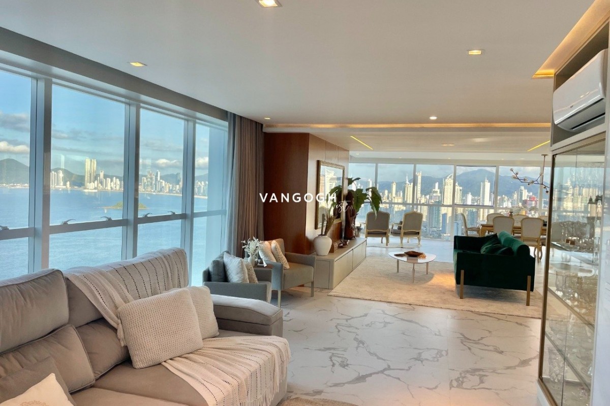 Apartamento 3 dormitórios Sky Tower, Quadra Mar - Balneário Camboriú
