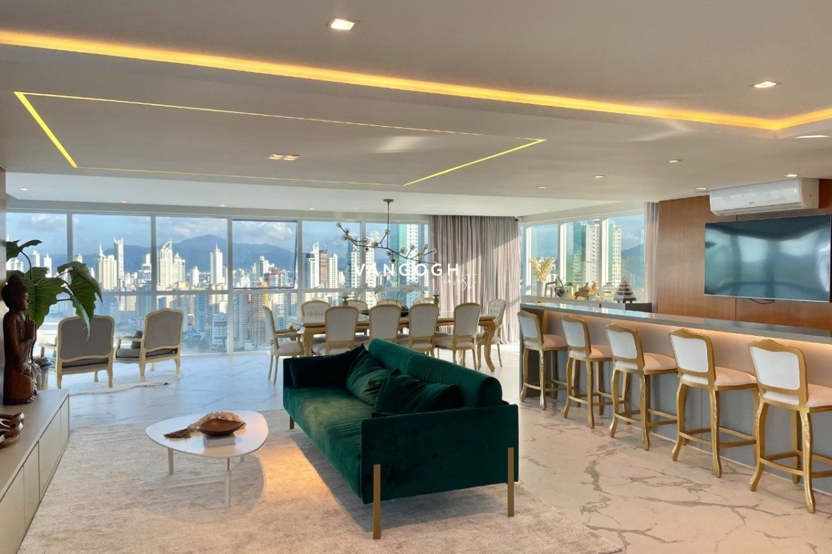 Apartamento 3 dormitórios Sky Tower, Quadra Mar - Balneário Camboriú