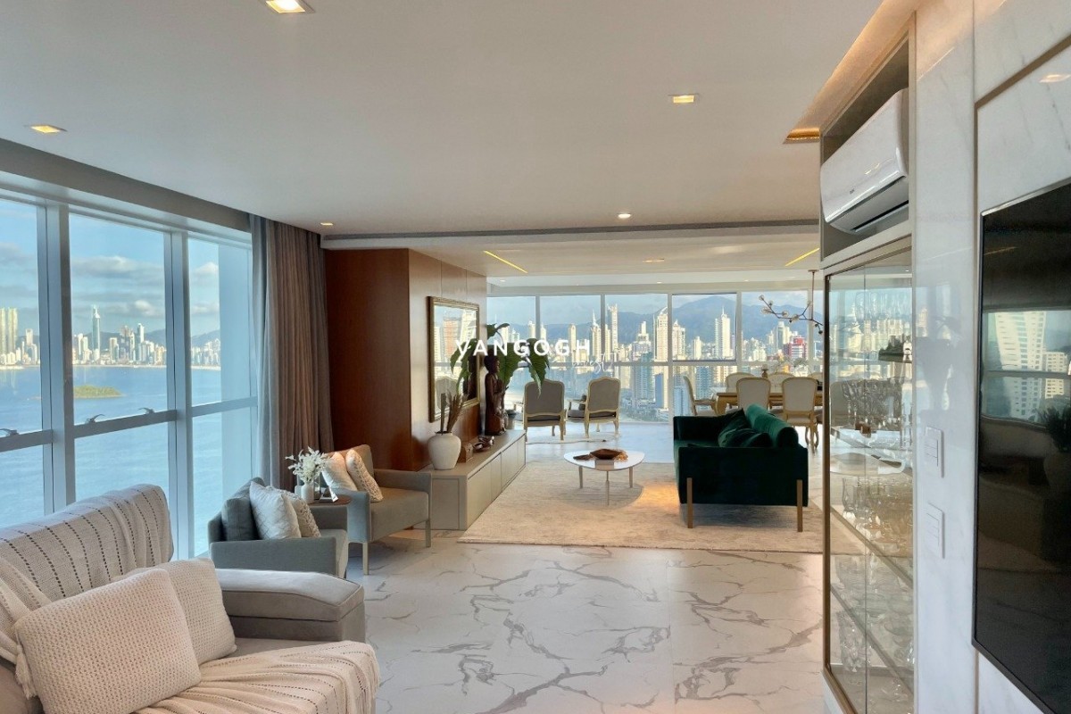 Apartamento 3 dormitórios Sky Tower, Quadra Mar - Balneário Camboriú