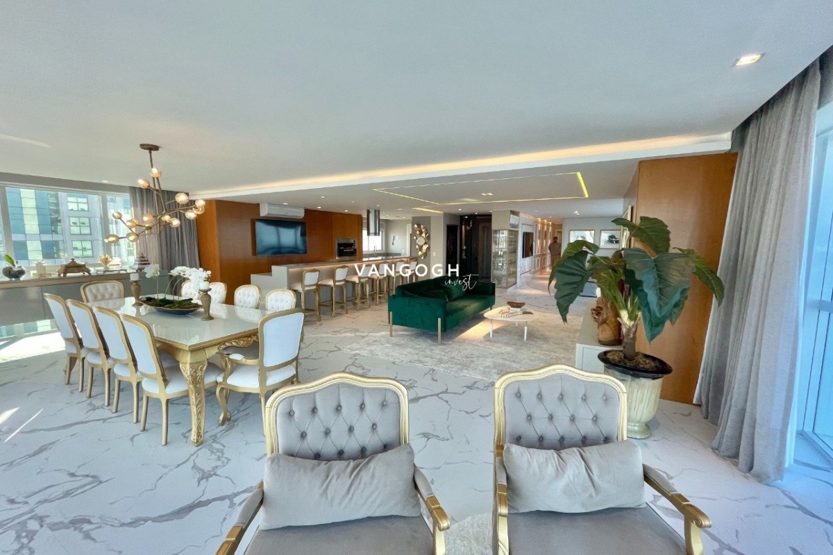 Apartamento 3 dormitórios Sky Tower, Quadra Mar - Balneário Camboriú