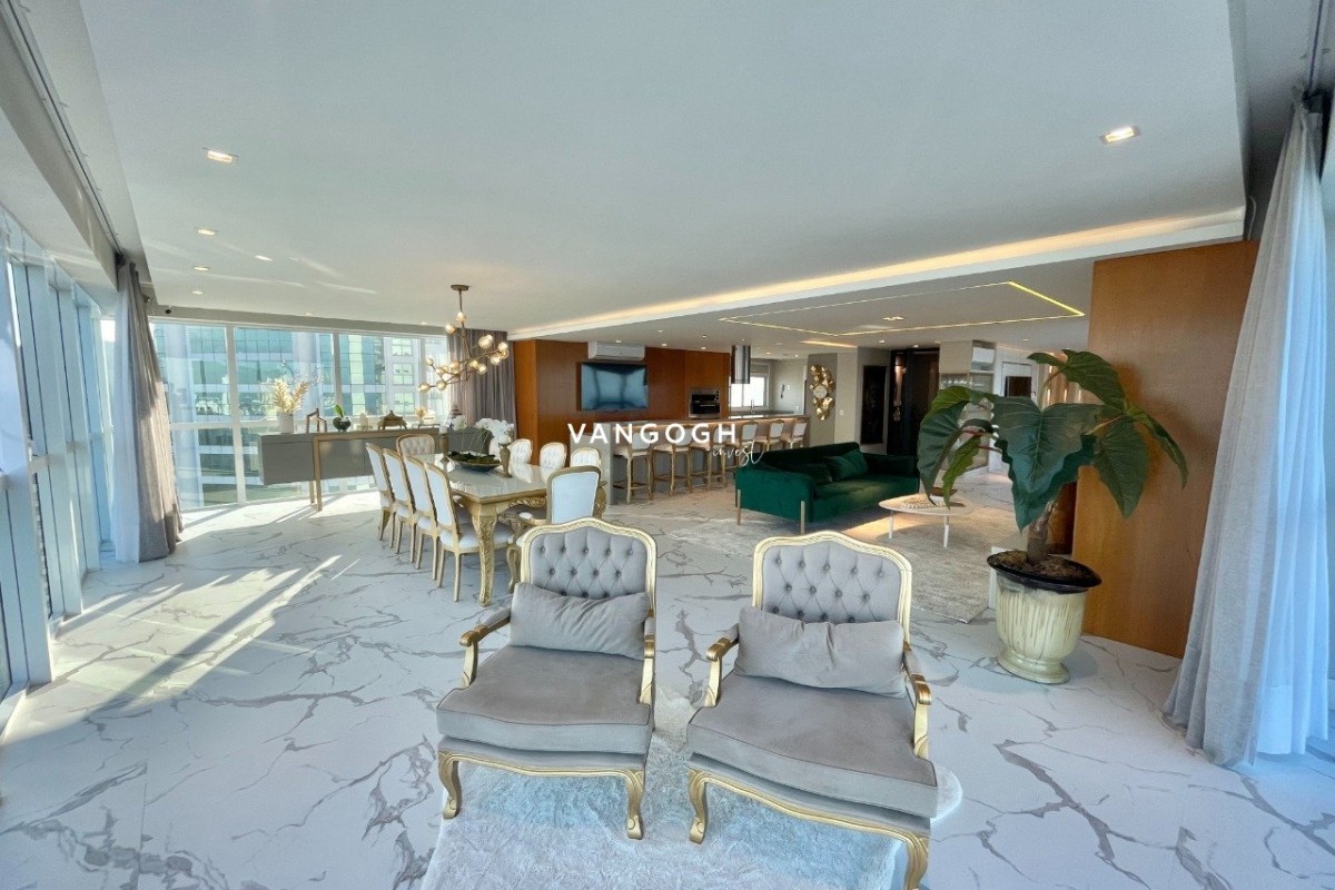 Apartamento 3 dormitórios Sky Tower, Quadra Mar - Balneário Camboriú