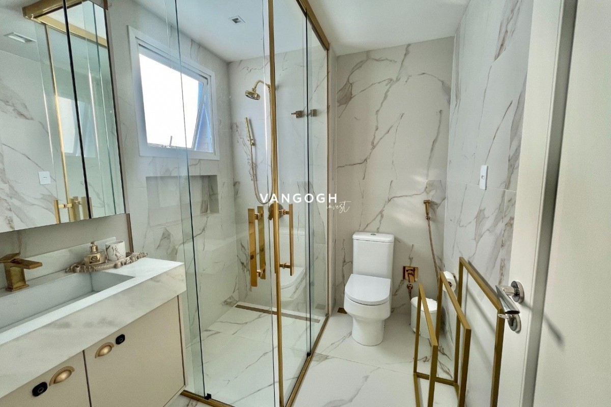 Apartamento 3 dormitórios Sky Tower, Quadra Mar - Balneário Camboriú