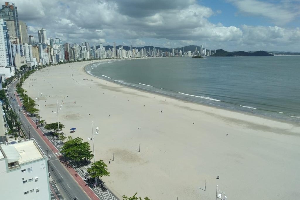 Apartamento 3 dormitórios Gran Palazzo, Frente Mar - Balneário Camboriú