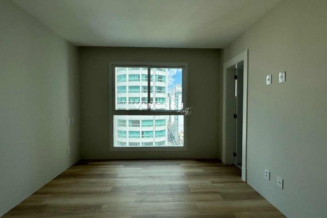 Apartamento 4 dormitórios Skyline Tower