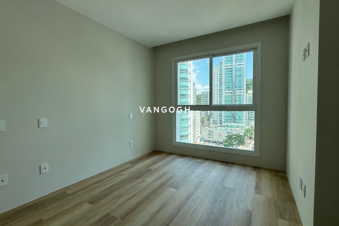 Apartamento 4 dormitórios Skyline Tower