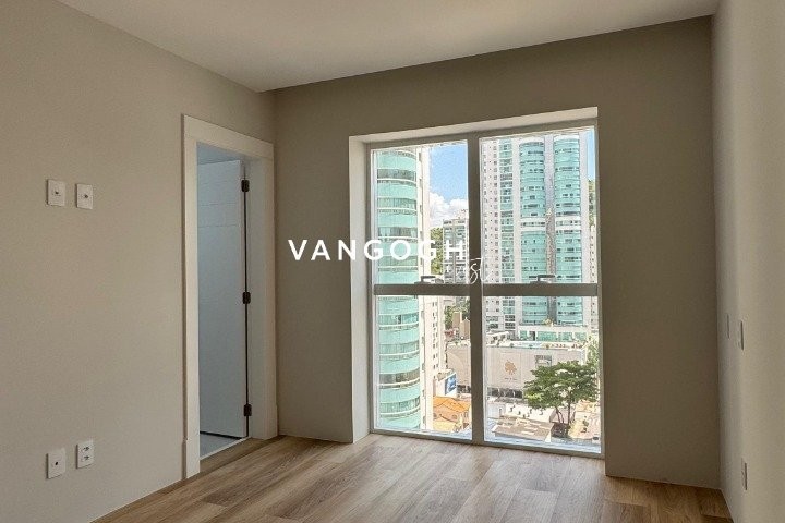 Apartamento 4 dormitórios Skyline Tower