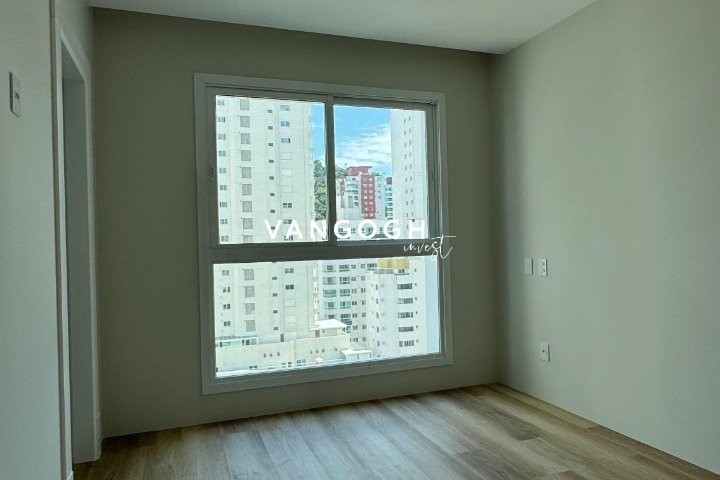 Apartamento 4 dormitórios Skyline Tower