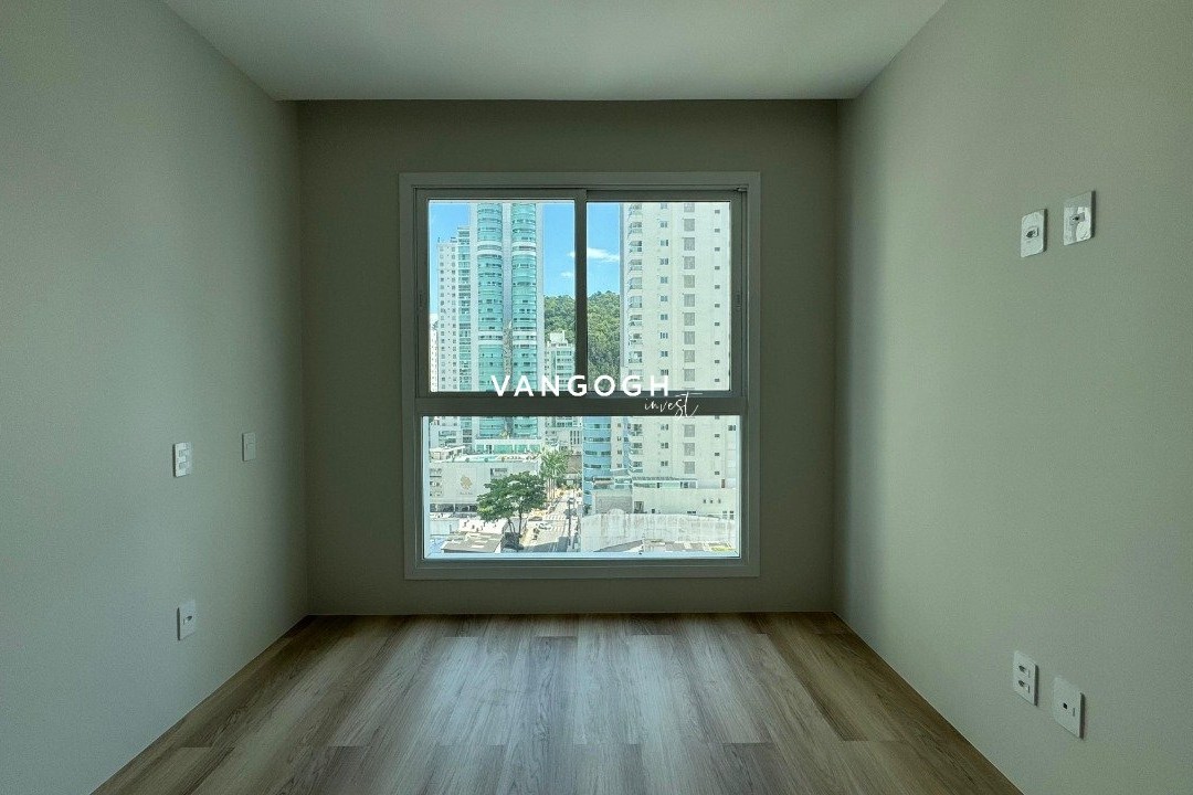 Apartamento 4 dormitórios Skyline Tower