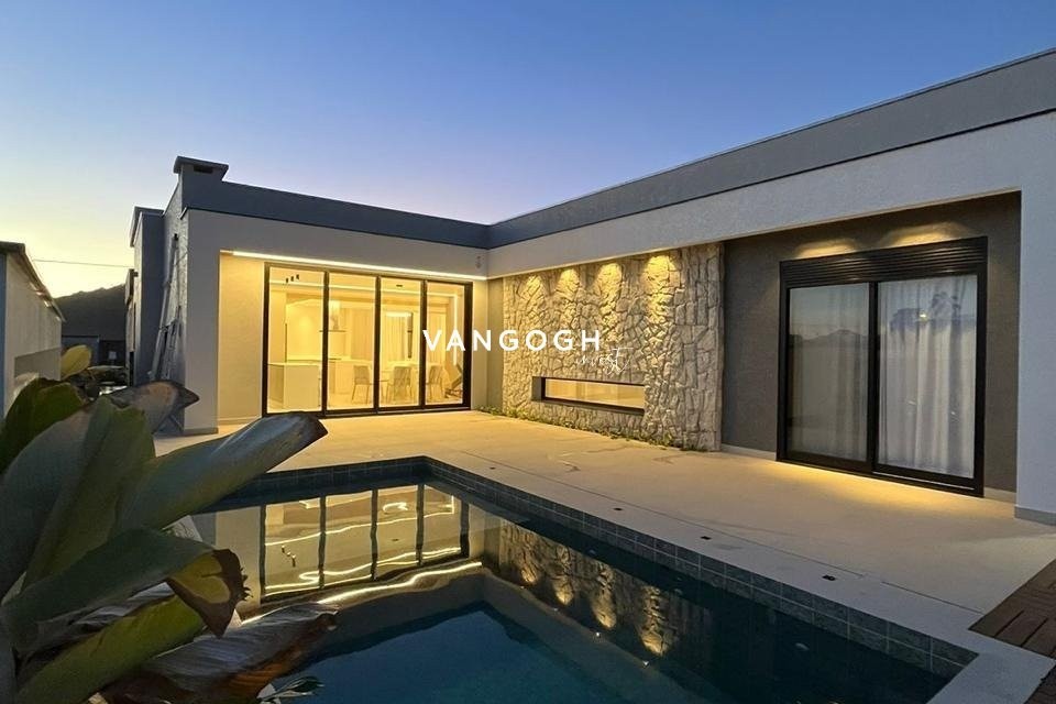 Casa em Condomínio 3 dormitórios Caledônia Private Village, Santa Regina - Camboriú