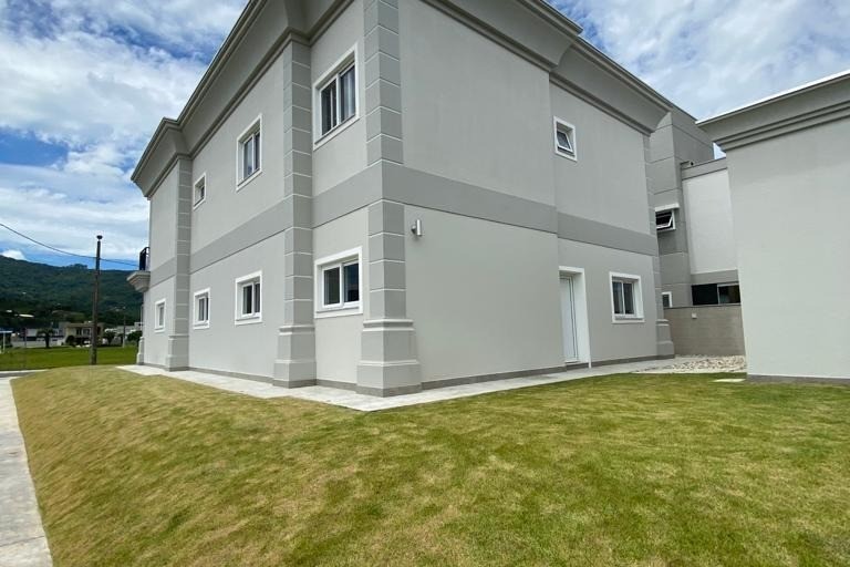 Casa 3 dormitórios Caledônia Private Village, Santa Regina - Camboriú
