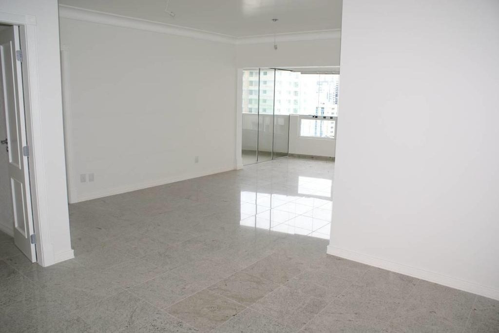 Apartamento 3 dormitórios Dell Valle, Centro - Balneário Camboriú