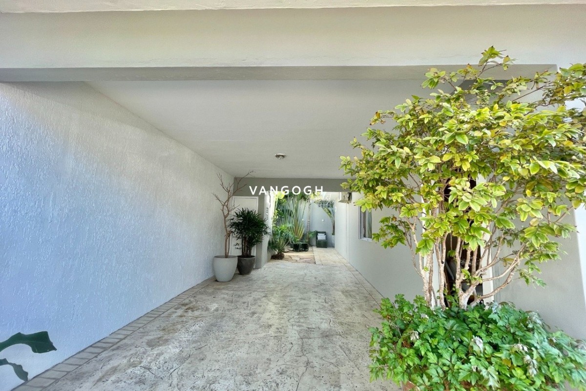 Casa 4 dormitórios Casa Terrea, Centro - Balneário Camboriú