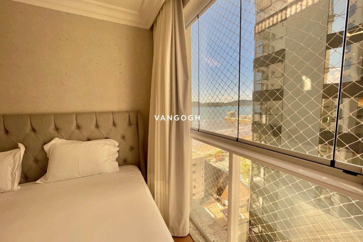 Apartamento 4 dormitórios Marie Antoinette, Meia Praia - ITAPEMA