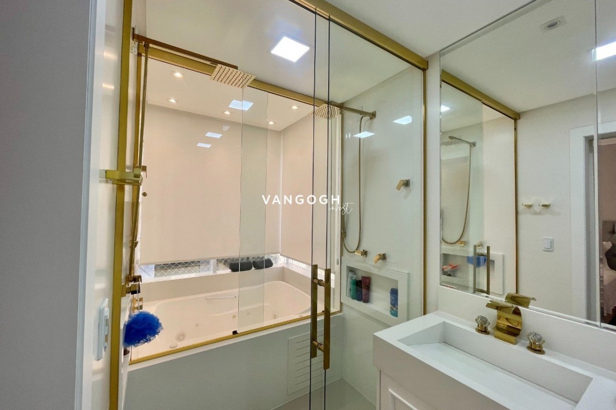 Apartamento 4 dormitórios Marie Antoinette, Meia Praia - ITAPEMA