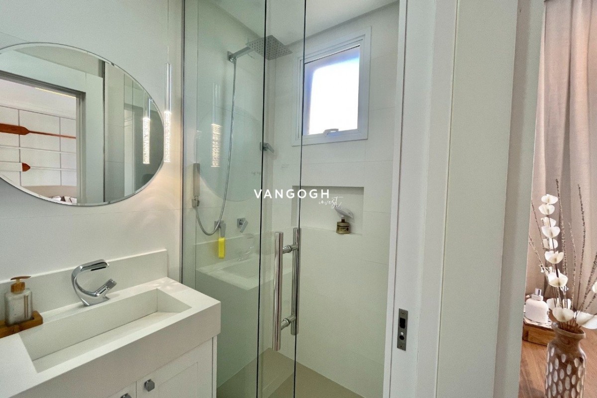 Apartamento 4 dormitórios Marie Antoinette, Meia Praia - ITAPEMA