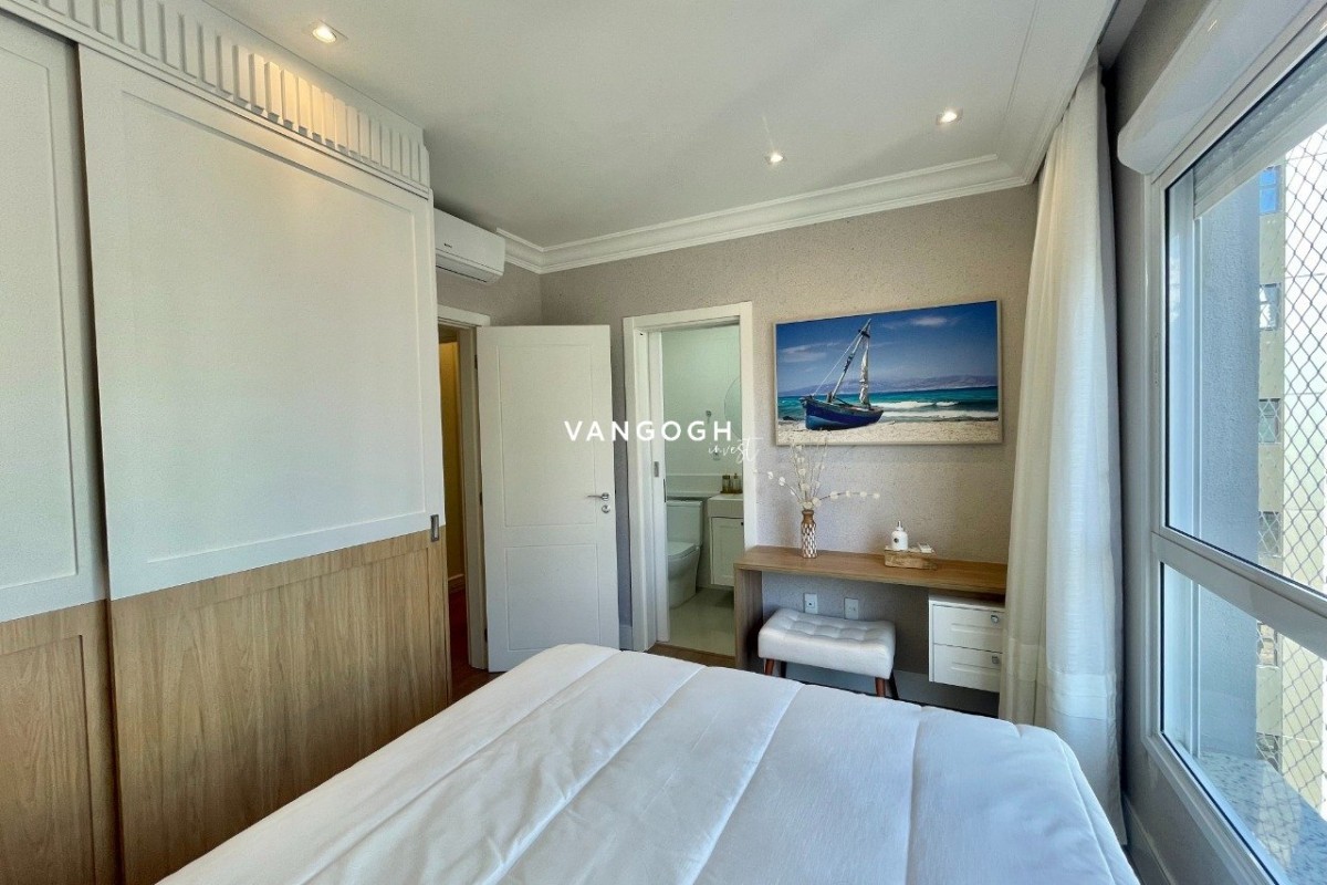 Apartamento 4 dormitórios Marie Antoinette, Meia Praia - ITAPEMA