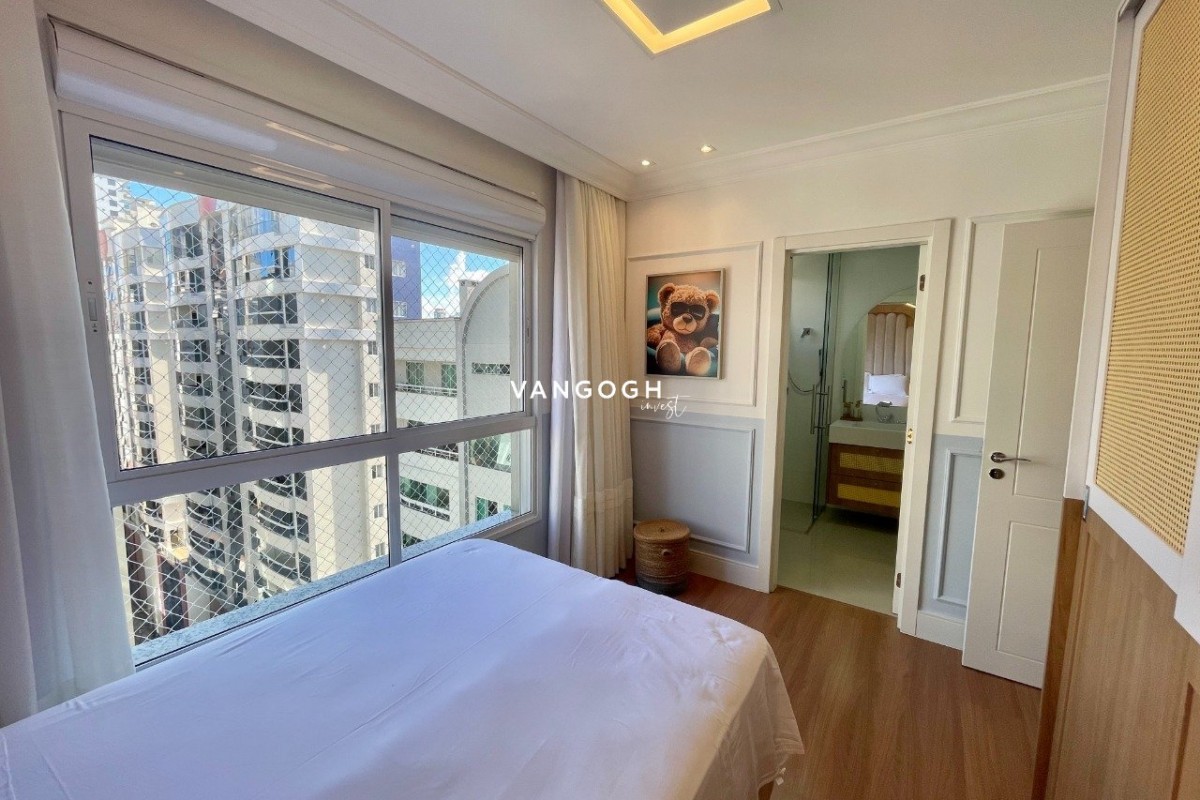 Apartamento 4 dormitórios Marie Antoinette, Meia Praia - ITAPEMA