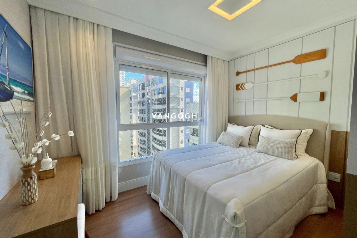 Apartamento 4 dormitórios Marie Antoinette, Meia Praia - ITAPEMA