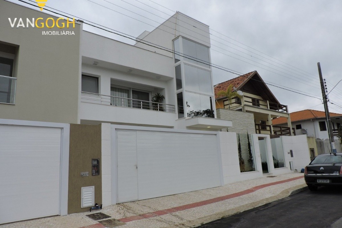 Casa 4 dormitórios Casa  Na Praia dos Amores, Praia dos Amores - Balneário Camboriú