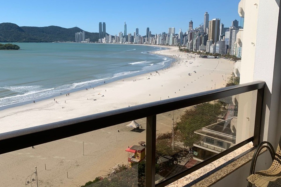 Apartamento 3 dormitórios Monte Paschoal, Frente Mar - Balneário Camboriú