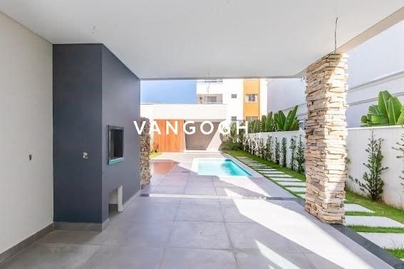 Casa 3 dormitórios Reserva Camboriú Golf Club, Centro - Camboriú
