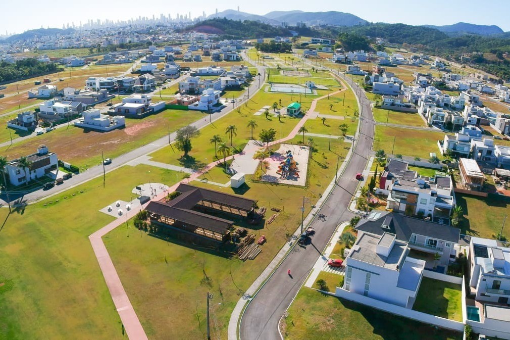 Casa em Condomínio Caledônia Private Village, Santa Regina - Camboriú