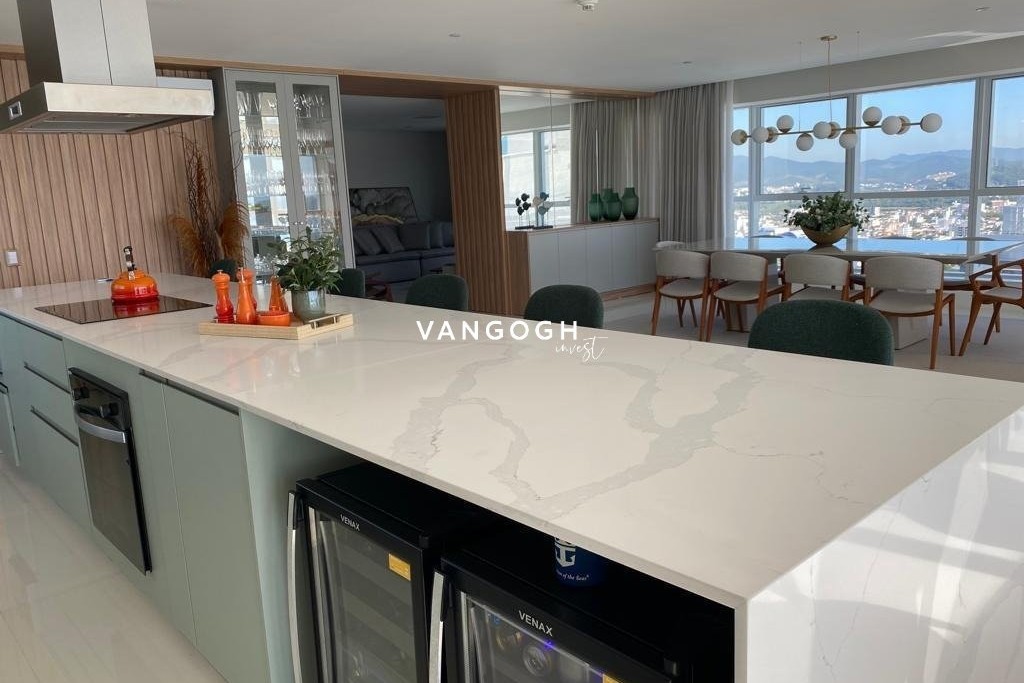 Apartamento 4 dormitórios Epic Tower, Frente Mar - Balneário Camboriú