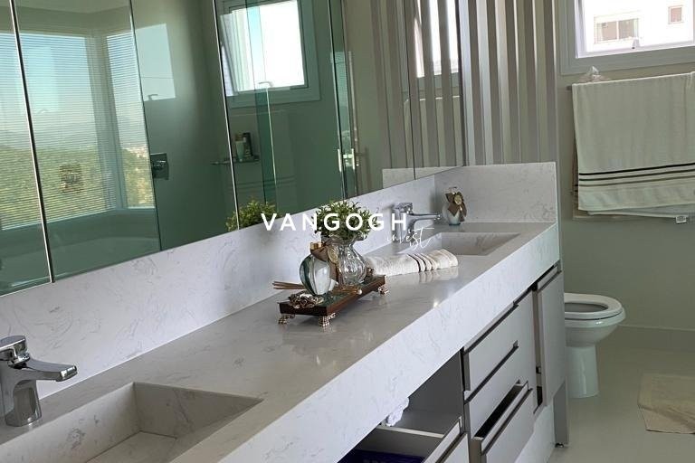 Apartamento 4 dormitórios Epic Tower, Frente Mar - Balneário Camboriú