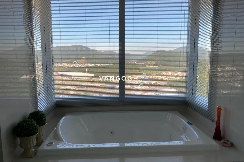 Apartamento 4 dormitórios Epic Tower, Frente Mar - Balneário Camboriú