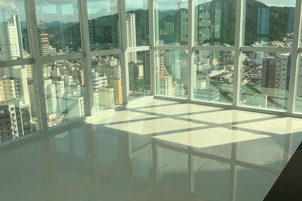 Apartamento 3 dormitórios Eleganza Tower, Quadra Mar - Balneário Camboriú