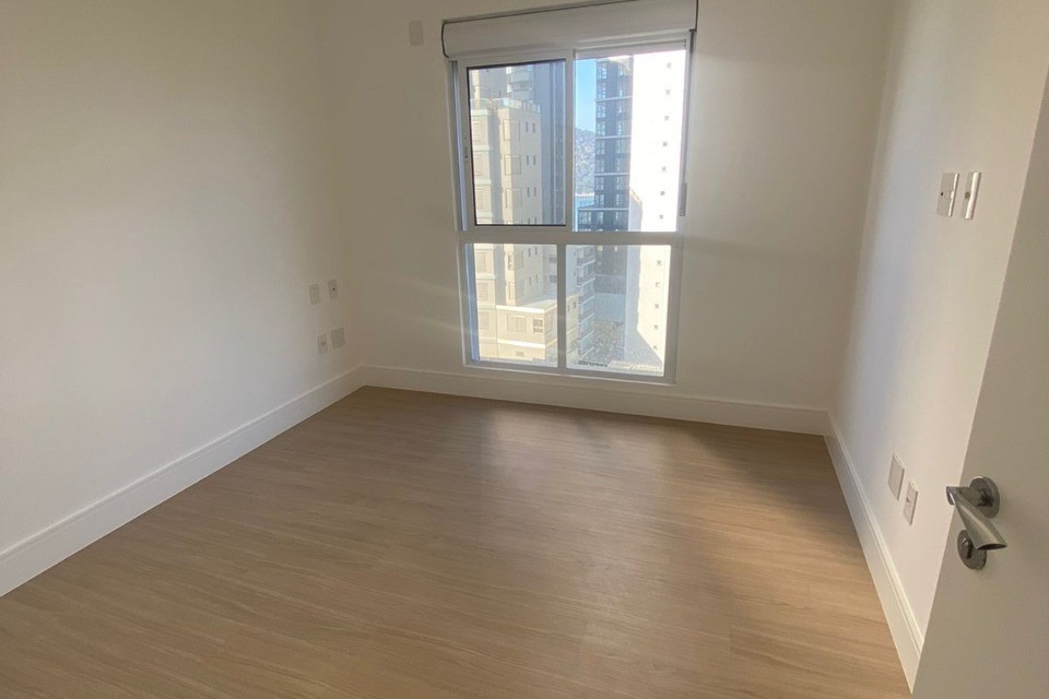 Apartamento 4 dormitórios Mirante Das Águas, Quadra Mar - Balneário