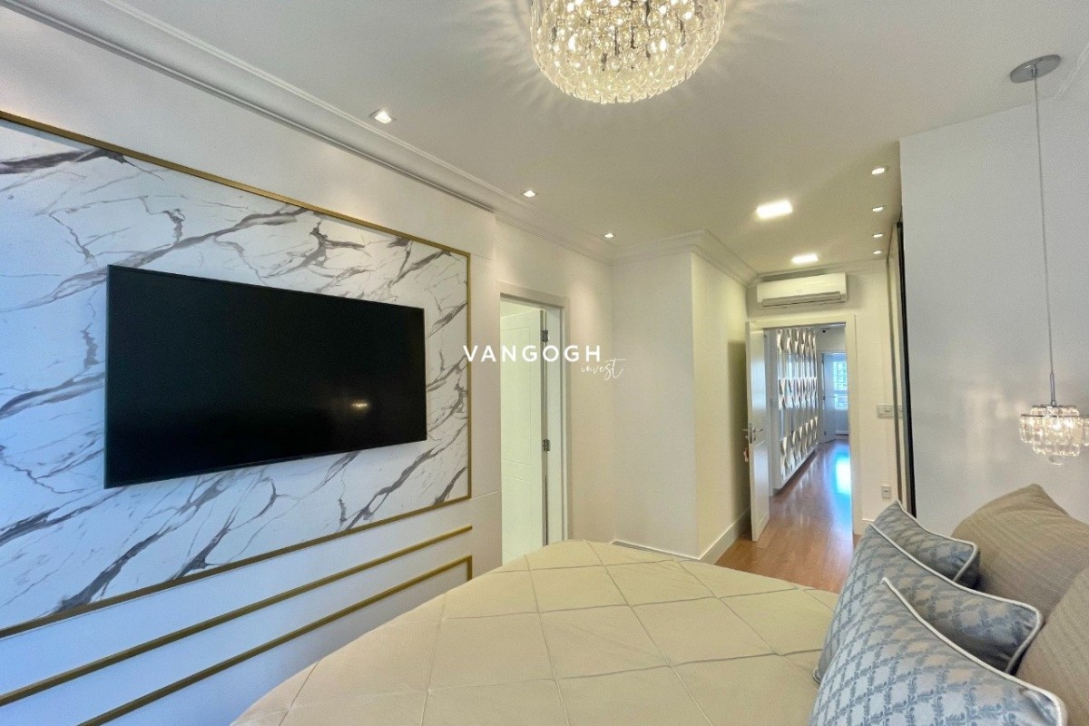 Apartamento 4 dormitórios Marie Antoinette, Meia Praia - ITAPEMA