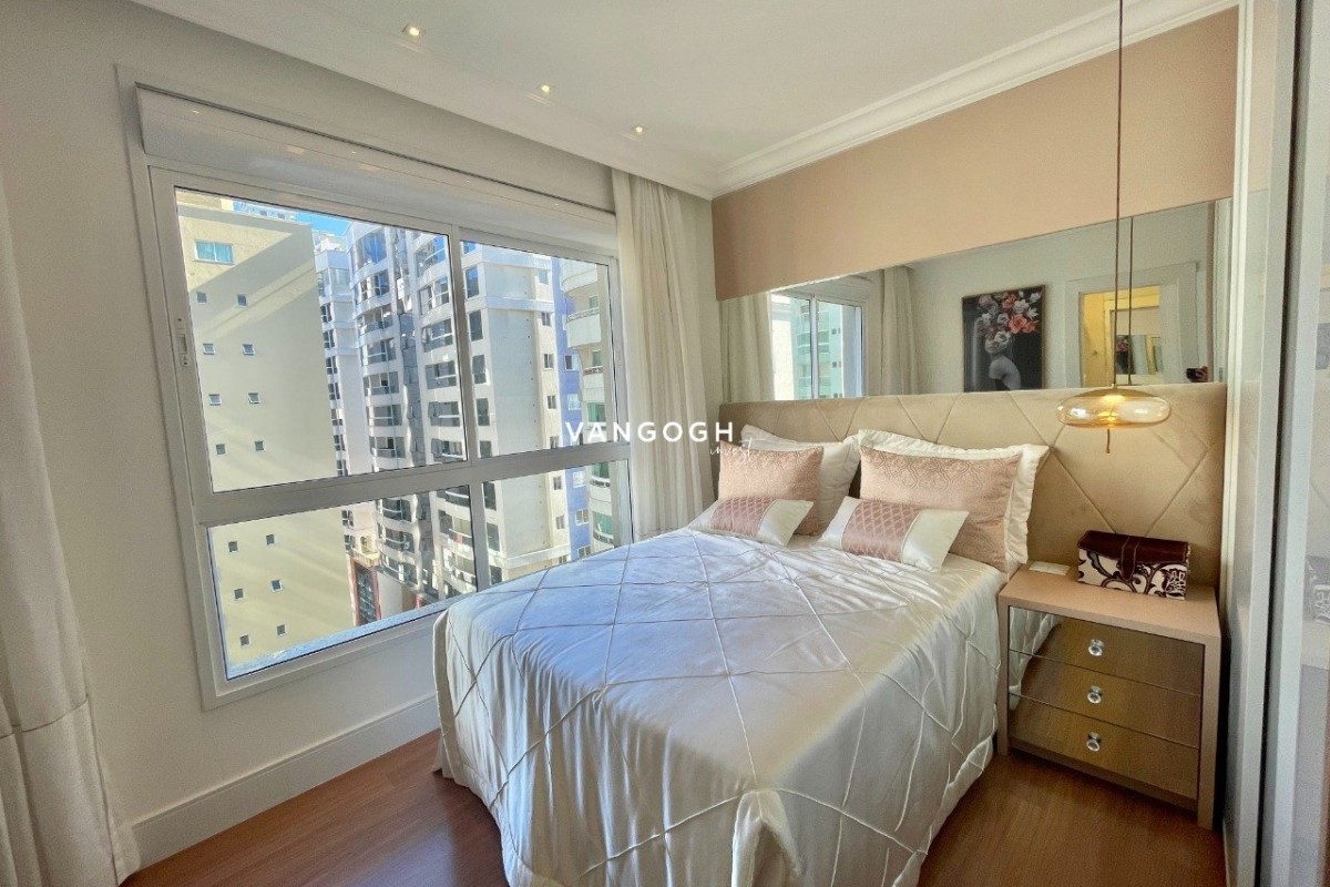 Apartamento 4 dormitórios Marie Antoinette, Meia Praia - ITAPEMA