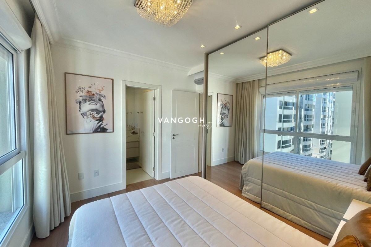 Apartamento 4 dormitórios Marie Antoinette, Meia Praia - ITAPEMA
