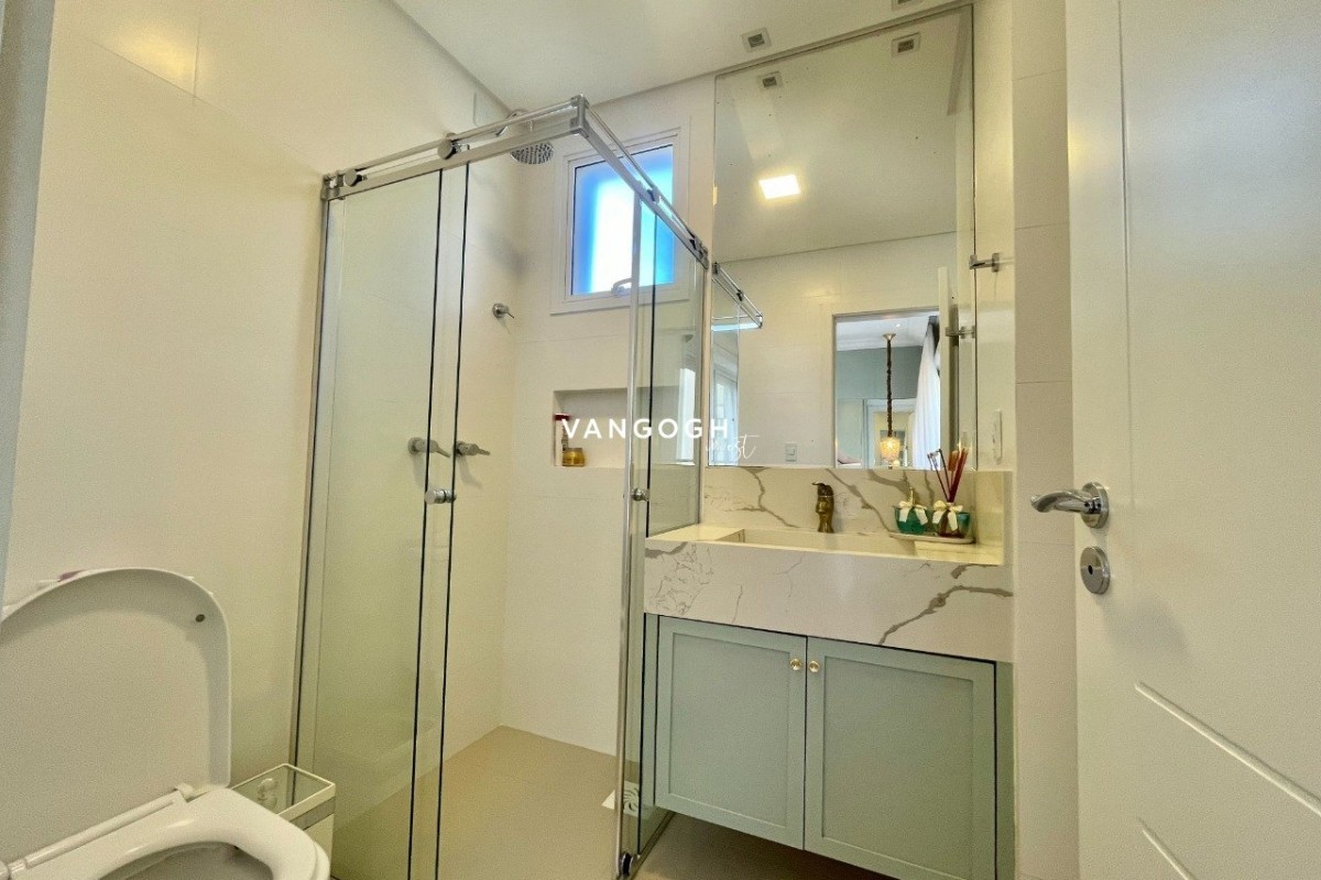 Apartamento 4 dormitórios Marie Antoinette, Meia Praia - ITAPEMA