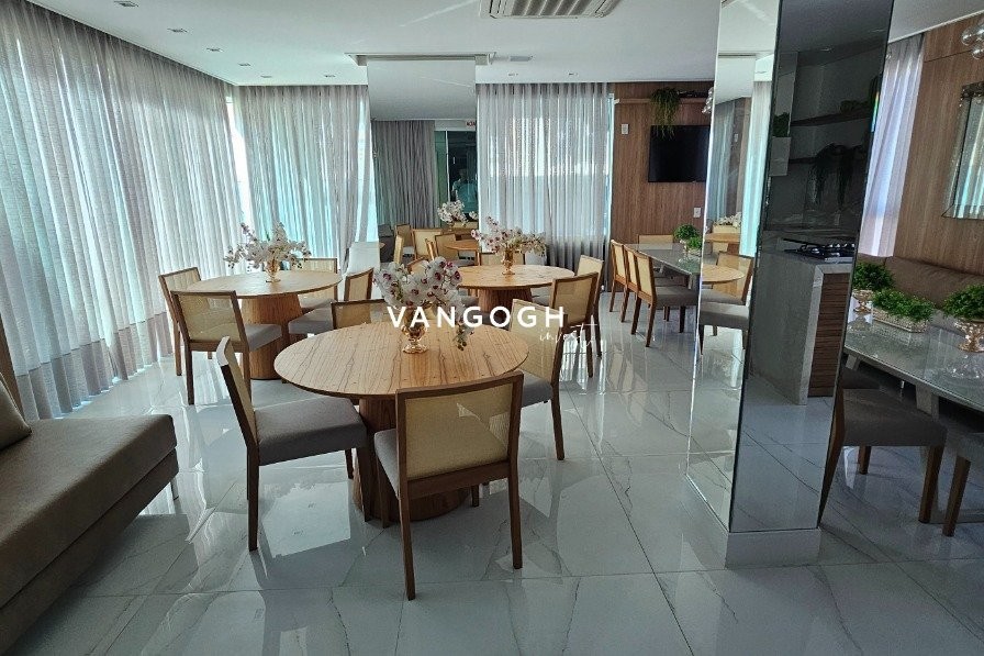 Apartamento 4 dormitórios Ed. Salinas - Quadra Mar, Meia Praia - ITAPEMA
