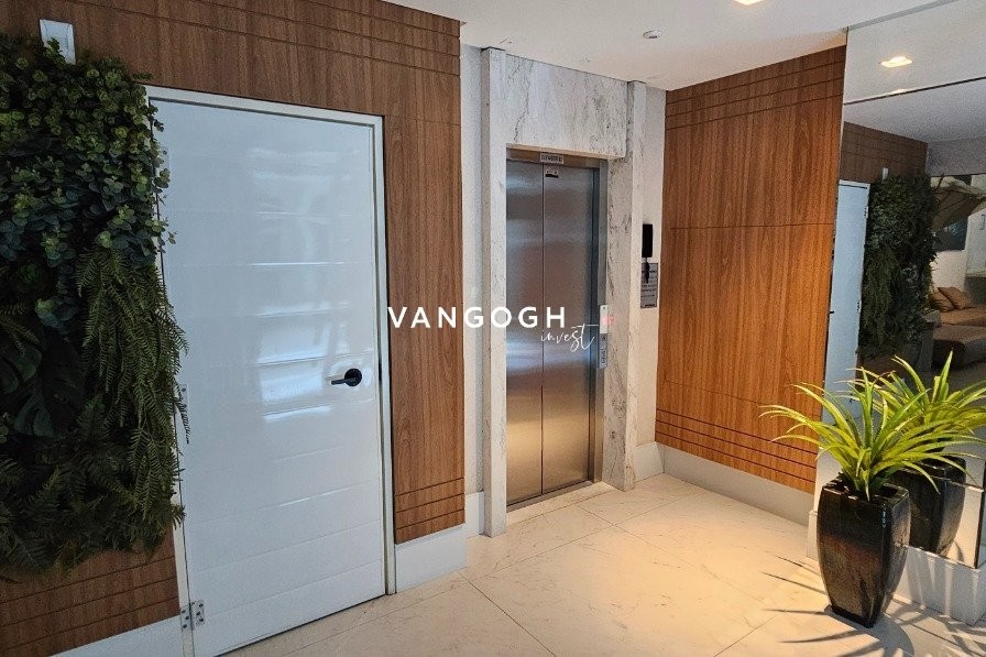 Apartamento 4 dormitórios Ed. Salinas - Quadra Mar, Meia Praia - ITAPEMA